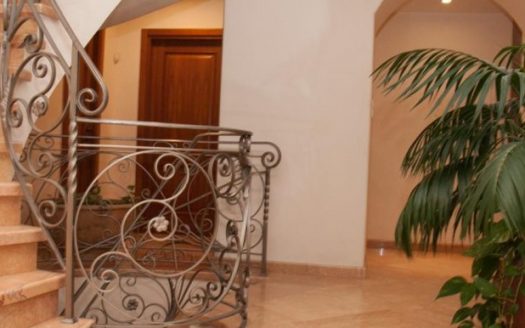 Oustanding three-story home in Jewish Quarter – Old City – Jerusalem