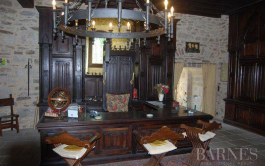 12th century medieval castle, completly restored, in the Périgord – France €21m