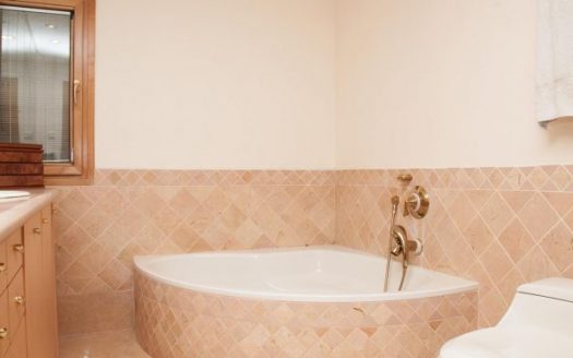 Oustanding three-story home in Jewish Quarter – Old City – Jerusalem