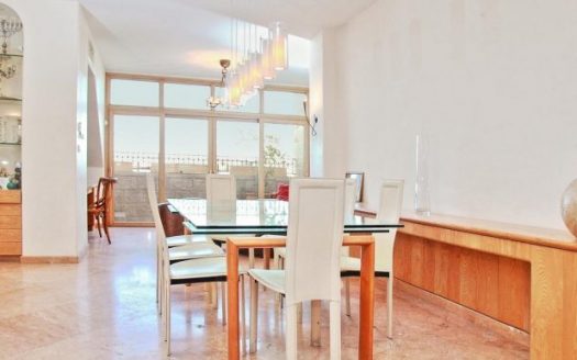 Oustanding three-story home in Jewish Quarter – Old City – Jerusalem