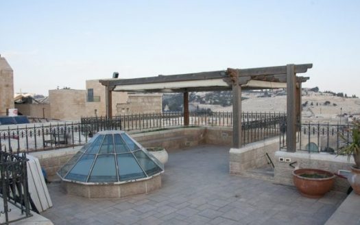 Oustanding three-story home in Jewish Quarter – Old City – Jerusalem