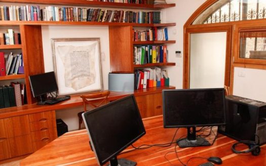 Oustanding three-story home in Jewish Quarter – Old City – Jerusalem