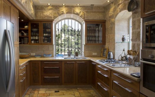 Historic House for SALE in Yemin Moshe, Jerusalem – 15,355,485 ILS