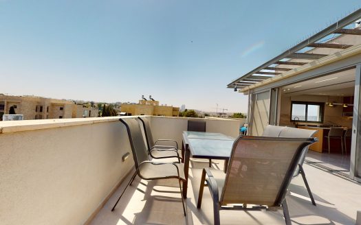 Luxurious Penthouse in the pastoral Greek Colony