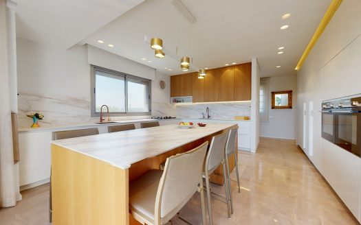 Luxurious Penthouse in the pastoral Greek Colony